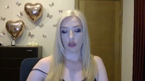 Snapshot of wild_silk_desire chatting on 06.25.26 Alina online show from 06.25.26