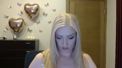 Snapshot of wild_silk_desire chatting on 06.26.26 Alina online show from 06.26.26