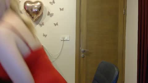 Snapshot of wild_silk_desire chatting on 07.06.26 Alina online show from 07.06.26