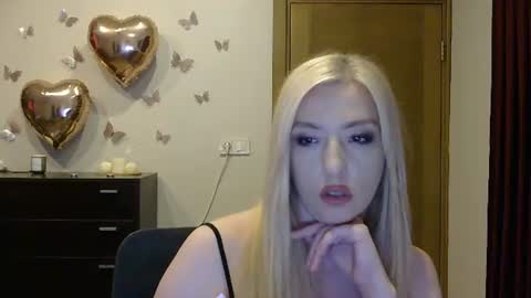 Snapshot of wild_silk_desire chatting on 07.14.26 Alina online show from 07.14.26
