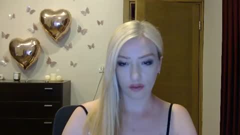 Snapshot of wild_silk_desire chatting on 07.17.26 Alina online show from 07.17.26