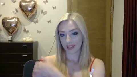 Snapshot of wild_silk_desire chatting on 07.25.26 Alina online show from 07.25.26