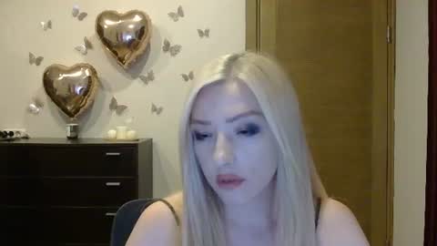 Snapshot of wild_silk_desire chatting on 07.27.26 Alina online show from 07.27.26