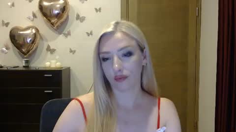 Snapshot of wild_silk_desire chatting on 07.28.26 Alina online show from 07.28.26