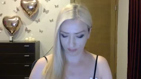 Snapshot of wild_silk_desire chatting on 07.31.26 Alina online show from 07.31.26