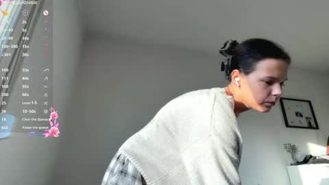 Snapshot of wildahankin chatting on 02.07.26 Mia online show from 02.07.26