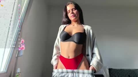 Snapshot of wildahankin chatting on 02.08.26 Mia online show from 02.08.26