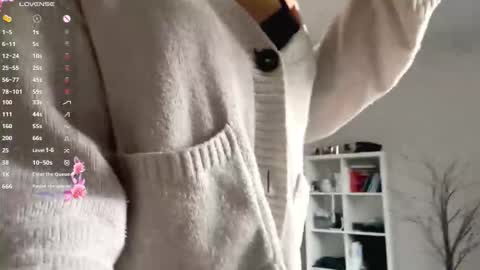 Snapshot of wildahankin chatting on 02.10.26 Mia online show from 02.10.26