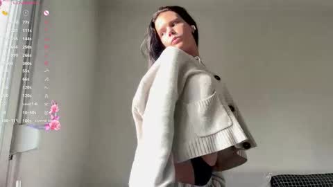 Snapshot of wildahankin chatting on 03.08.26 Mia online show from 03.08.26