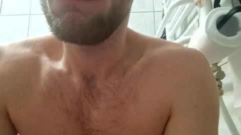 Snapshot of wildmike93 chatting on 12.22.25 wildmike93 online show from 12.22.25