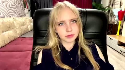 Snapshot of wilhelminafraker chatting on 06.14.26 Anny online show from 06.14.26
