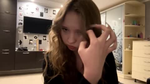 Snapshot of willenasow chatting on 12.22.25 Olivia online show from 12.22.25