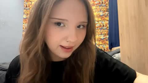 Snapshot of willenasow chatting on 01.10.26 Olivia online show from 01.10.26