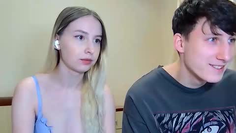 Snapshot of williamandmia chatting on 02.15.26 William and Mia online show from 02.15.26