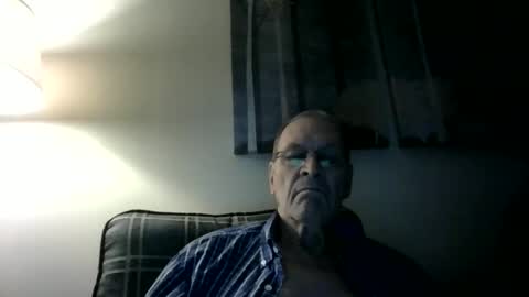 Snapshot of willnedoher chatting on 12.15.24 Willhedoher online show from 12.15.24
