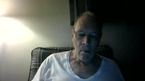 Snapshot of willnedoher chatting on 10.08.25 Willhedoher online show from 10.08.25