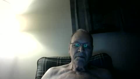 Snapshot of willnedoher chatting on 10.27.25 Willhedoher online show from 10.27.25