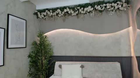 Snapshot of willow_hendrix chatting on 12.29.24 Ms Willow online show from 12.29.24