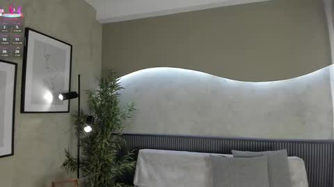 Snapshot of willow_hendrix chatting on 10.10.25 Ms Willow online show from 10.10.25