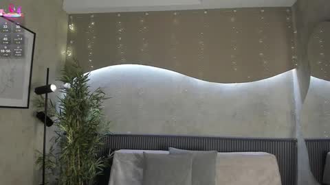 Snapshot of willow_hendrix chatting on 11.08.25 Ms Willow online show from 11.08.25