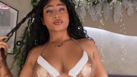 Snapshot of willow_hendrix chatting on 12.18.25 Ms Willow online show from 12.18.25