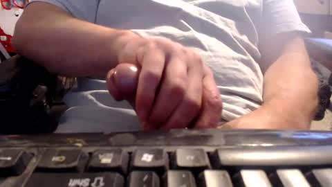 Snapshot of willowstick chatting on 10.11.25 DrainMyBalls online show from 10.11.25