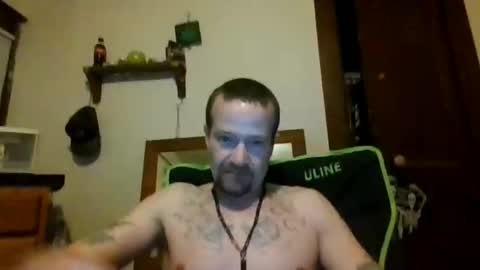 Snapshot of willydogg83 chatting on 05.17.26 willydogg83 online show from 05.17.26