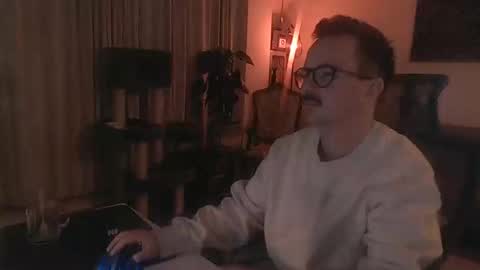 Snapshot of winnydepooh chatting on 01.04.25 cream36 online show from 01.04.25