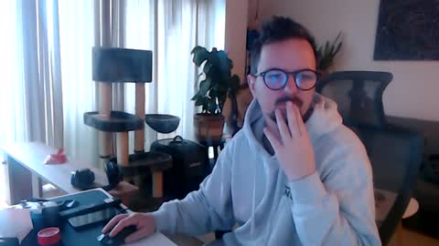 Snapshot of winnydepooh chatting on 01.24.25 cream36 online show from 01.24.25