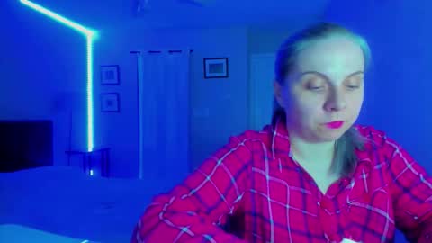 Snapshot of winter_miracle chatting on 02.07.26 Winter Miracle online show from 02.07.26