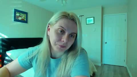 Snapshot of winter_miracle chatting on 02.17.26 Winter Miracle online show from 02.17.26