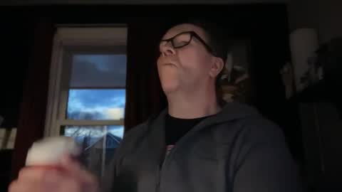 Snapshot of wintyr chatting on 11.22.25 wintyr online show from 11.22.25