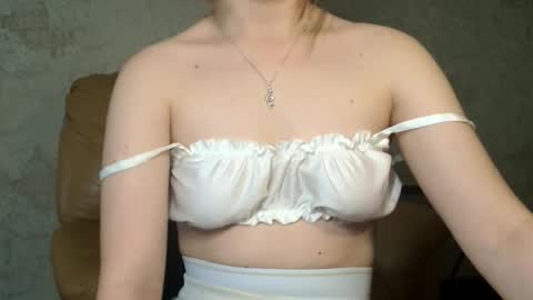 Snapshot of wira_witch chatting on 10.09.25 wira_witch online show from 10.09.25