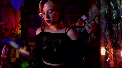 Goddess of two strapons  - Mr. long Don Mr. Pinky online show from 01.30.25