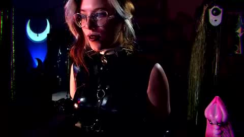 Goddess of two strapons  - Mr. long Don Mr. Pinky online show from 09.12.25