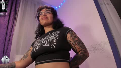     Luna Violeta  A r t i s t  online show from 01.03.25