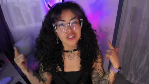     Luna Violeta  A r t i s t  online show from 01.14.25