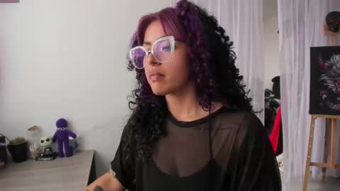     Luna Violeta  A r t i s t  online show from 02.23.25