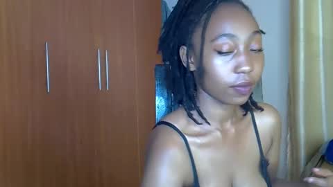 girlie o online show from 02.10.25