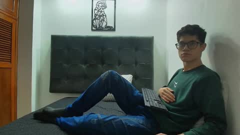  W O L F  online show from 02.03.25