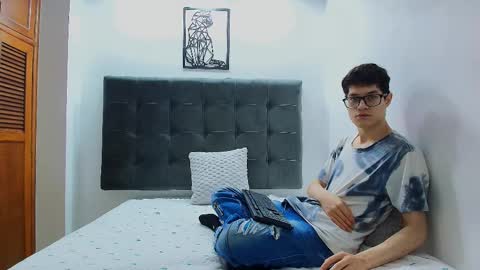  W O L F  online show from 02.10.25