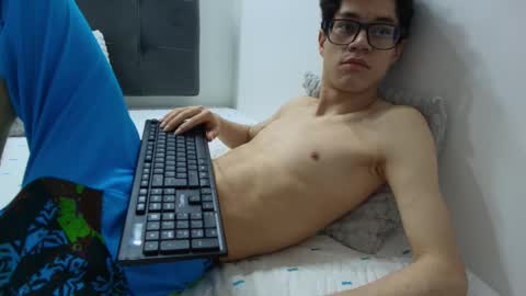  W O L F  online show from 03.05.25