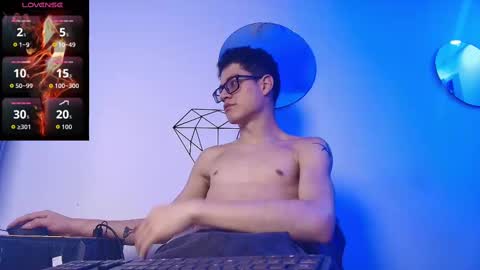  W O L F  online show from 09.23.25