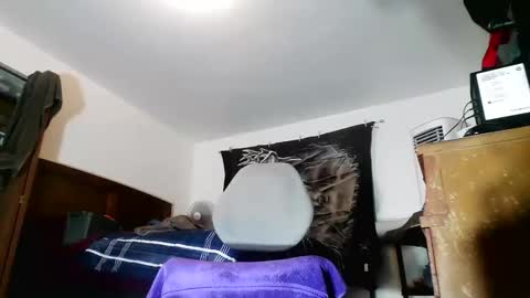 Snapshot of wolfman79 chatting on 10.18.25 wolfman79 online show from 10.18.25