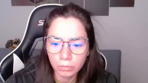 Snapshot of wolfs_daughter chatting on 06.01.26 Alex online show from 06.01.26