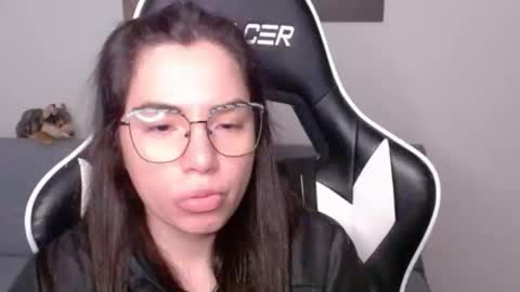 Snapshot of wolfs_daughter chatting on 06.04.26 Alex online show from 06.04.26