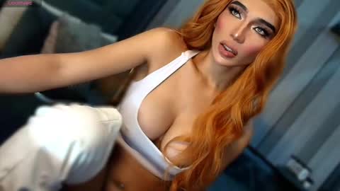 Snapshot of womanofyourdesire_ts chatting on 03.05.26 Julia online show from 03.05.26