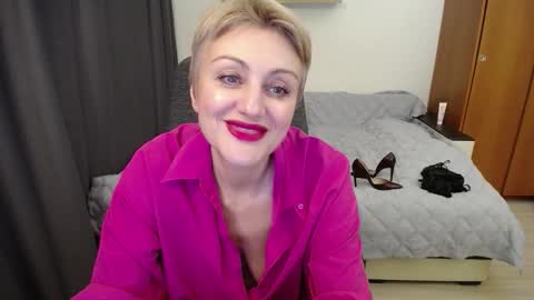 Snapshot of women_pleasures chatting on 02.21.26 women_pleasures online show from 02.21.26