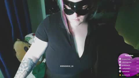 Snapshot of worriedrose_xo chatting on 02.24.25 Rose online show from 02.24.25