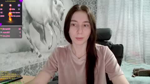 Snapshot of wow_porno_ chatting on 02.18.25 Anna  online show from 02.18.25